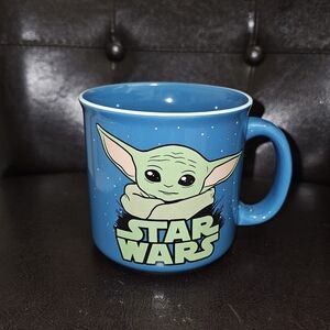 STAR WARS Mandalorian Child Silver Buffalo Ceramic Camper Mug